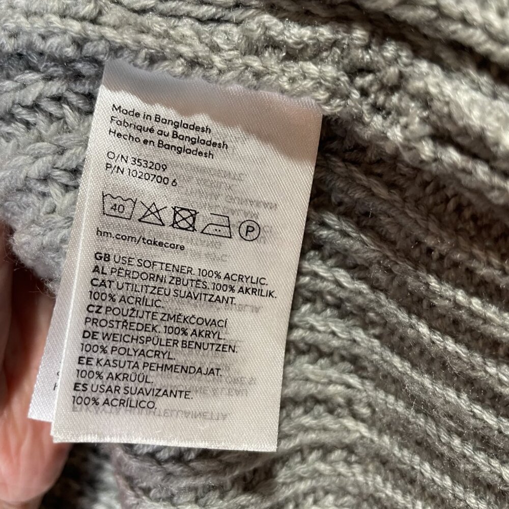 H&M Divided Ribbed Knit Wrap Cardigan Sweater Size M Gray Cropped - Picture 13 of 14